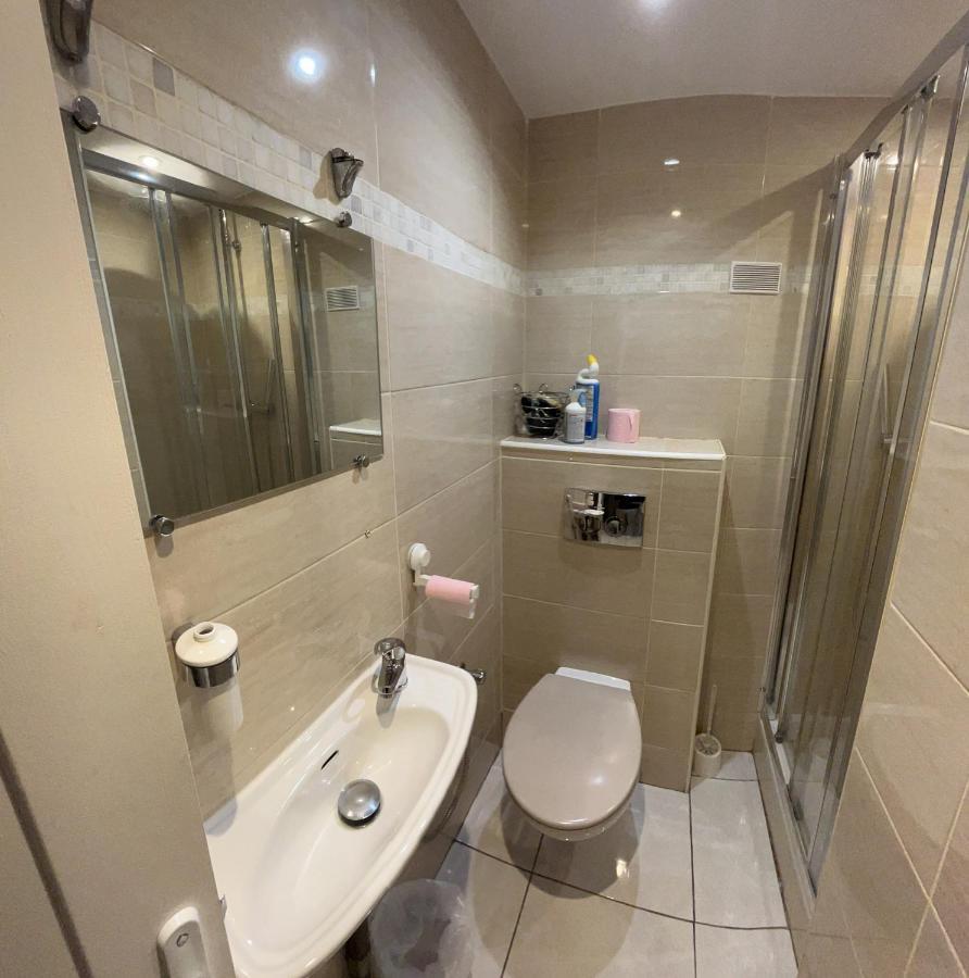 Jolie Appartement Nice Proche Mer Et Aeroport Une Chambre Plus Salon Avec Cuisine ภายนอก รูปภาพ