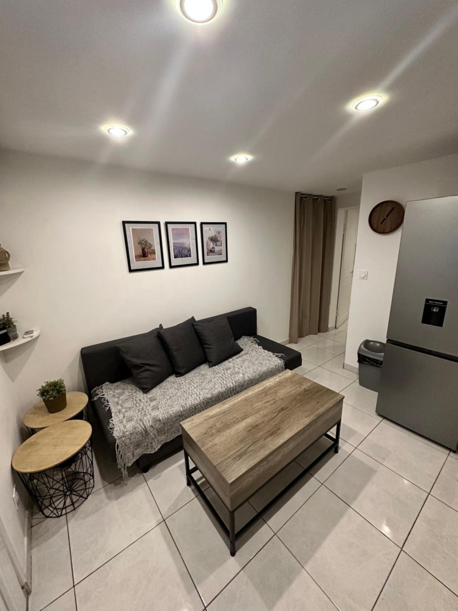 Jolie Appartement Nice Proche Mer Et Aeroport Une Chambre Plus Salon Avec Cuisine ภายนอก รูปภาพ