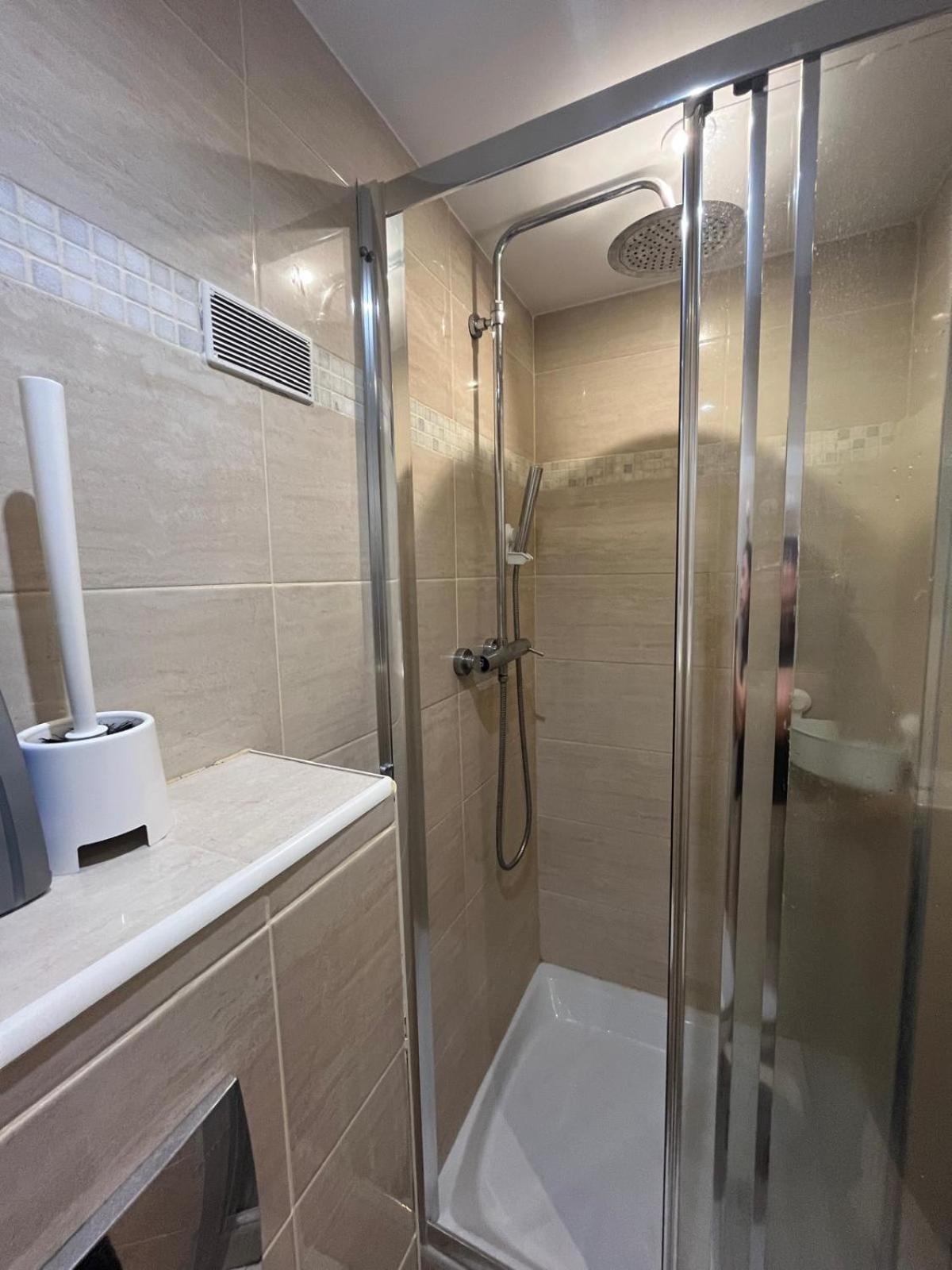 Jolie Appartement Nice Proche Mer Et Aeroport Une Chambre Plus Salon Avec Cuisine ภายนอก รูปภาพ